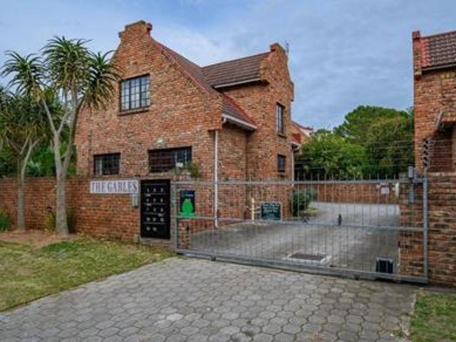 3 Bedroom Townhouse in Broadwood