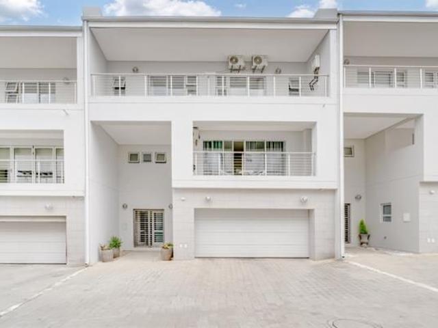 3 Bedroom Townhouse in Bryanston