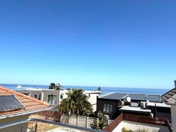 3 Bedroom Townhouse in Camps Bay