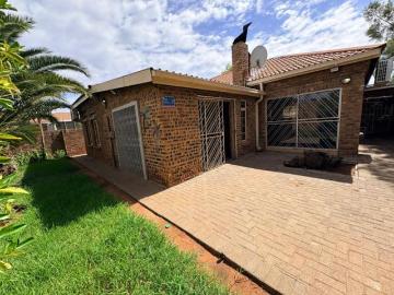 3 Bedroom Townhouse in Carters Glen