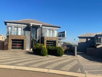 3 Bedroom Townhouse in Centurion Central