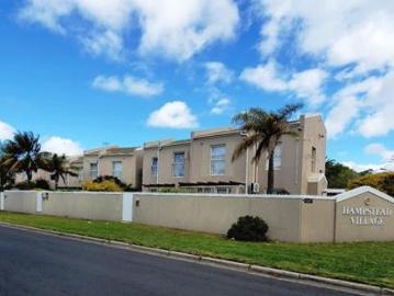 3 Bedroom Townhouse in Claremont