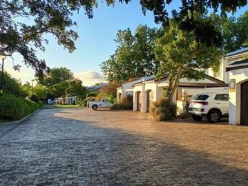 3 Bedroom Townhouse in Die Boord