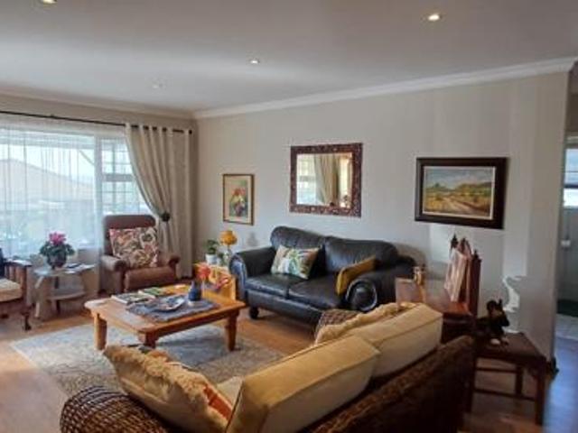 3 Bedroom Townhouse in Eureka
