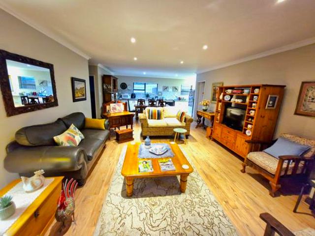 3 Bedroom Townhouse in Eureka