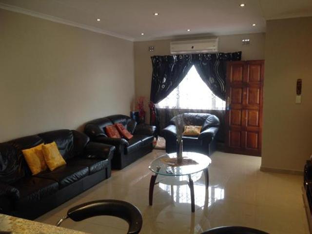 3 Bedroom Townhouse in Everest Heights