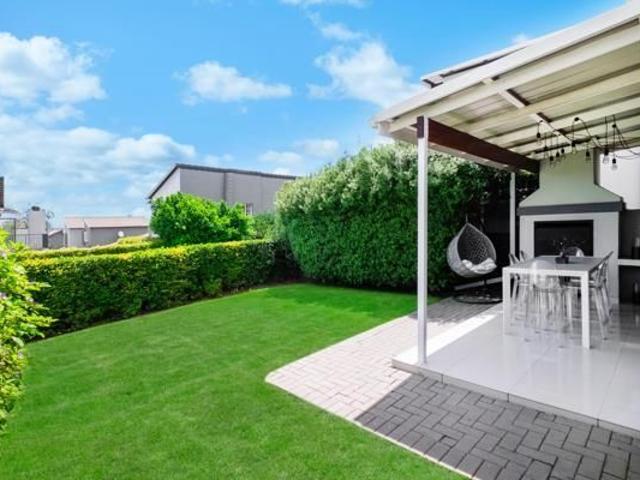 3 Bedroom Townhouse in Eagle Canyon Golf Estate
