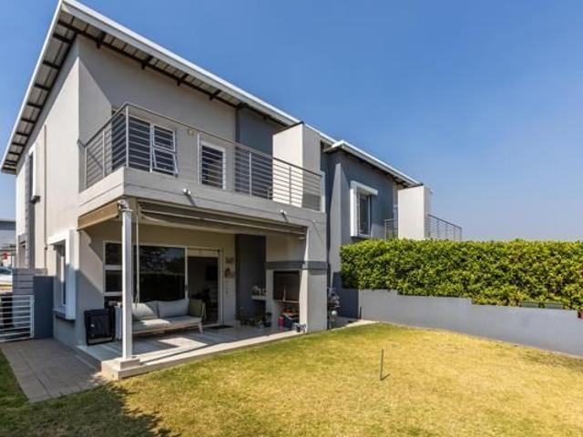 3 Bedroom Townhouse in Eagle Canyon Golf Estate