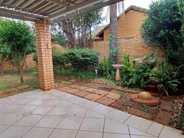 3 Bedroom Townhouse in Eldoraigne