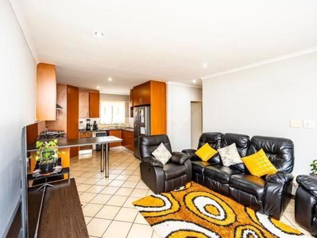 3 Bedroom Townhouse in Gonubie