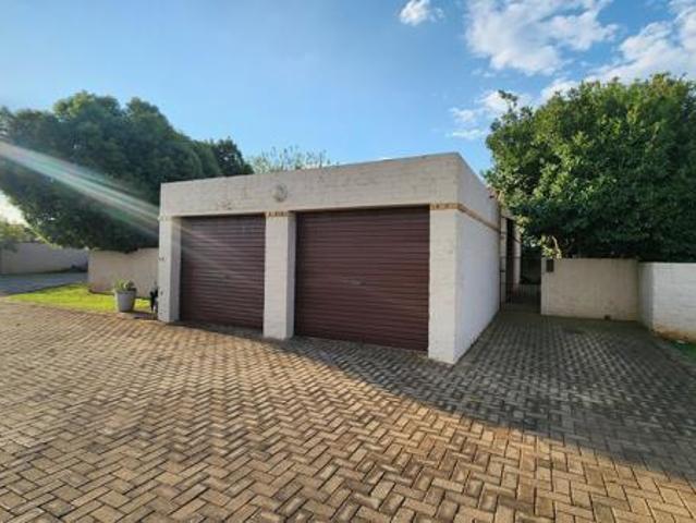 3 Bedroom Townhouse in Heuwelsig Estate