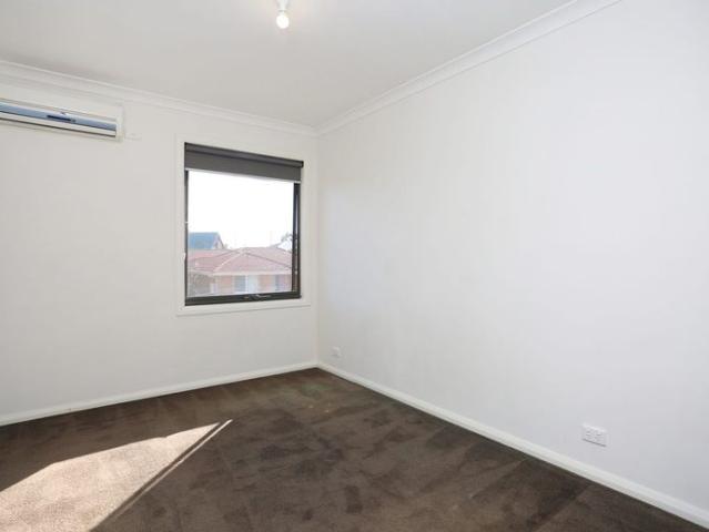 3 bedroom townhouse in ideal location