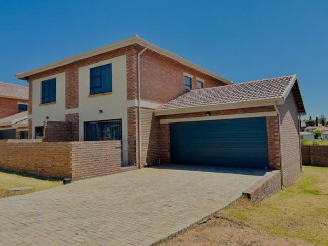 3 Bedroom Townhouse in Jackaroo Park