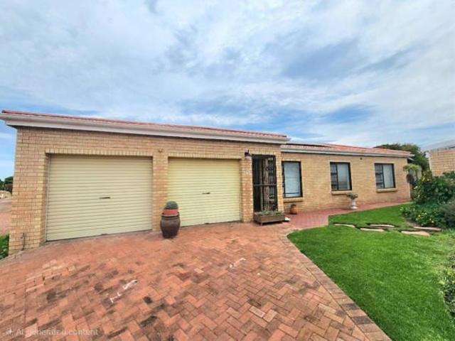3 Bedroom Townhouse in Jeffreys Bay Central