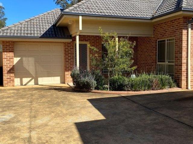 3 Bedroom Townhouse in Kingswood