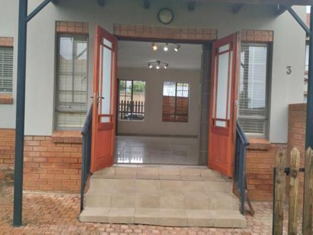 3 Bedroom Townhouse in Kosmosdal