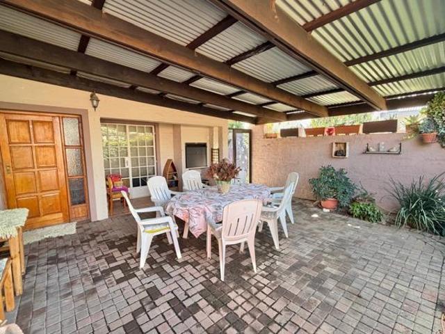 3 Bedroom Townhouse in Lichtenburg