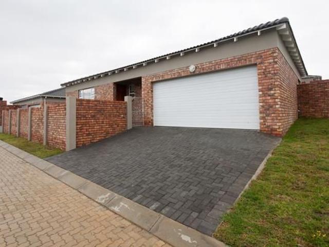 3 Bedroom Townhouse in Lorraine