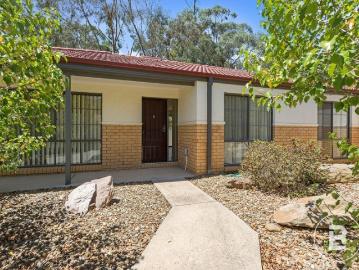 3 BEDROOM TOWNHOUSE IN POPULAR SPRING GULLY
