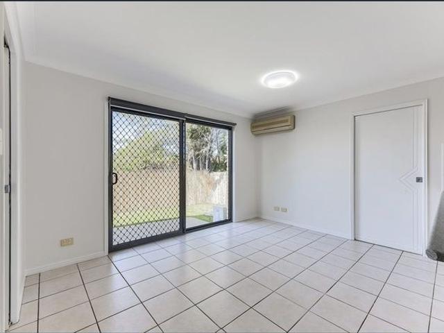 3 Bedroom Townhouse in Prime Location!