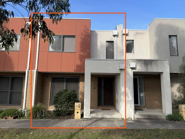 3 bedroom townhouse in prime Sunshine West Location