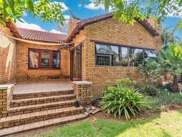 Roodepoort, Mogale City Local Municipality, West Rand District Municipality, Gauteng, South Africa