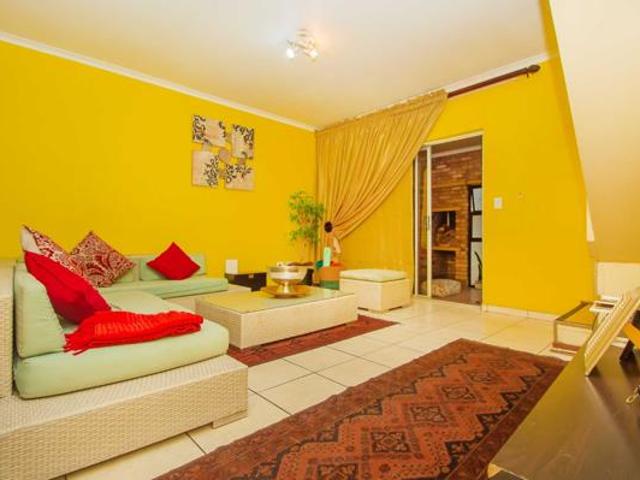 3 Bedroom Townhouse in Ruimsig