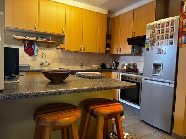 3 Bedroom Townhouse in Rooihuiskraal North