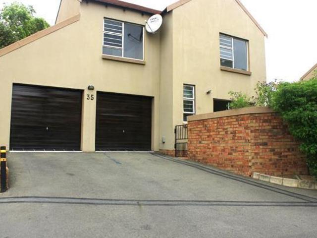 3 Bedroom Townhouse in Sundowner