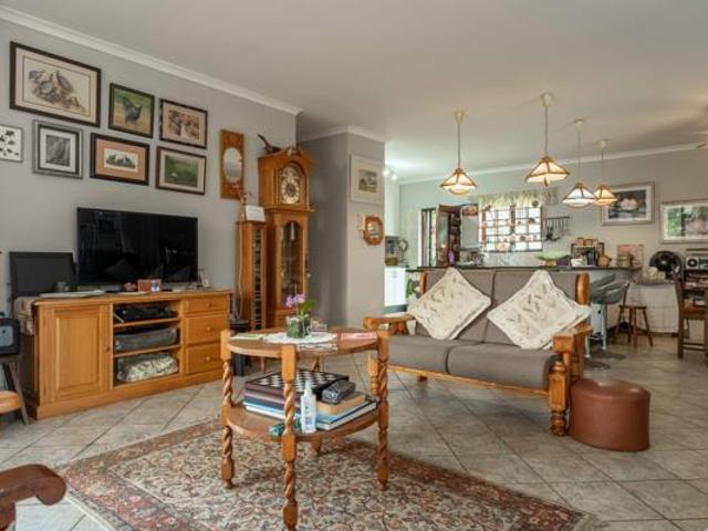 3 Bedroom Townhouse in Scottburgh Central
