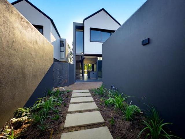 3 Bedroom Townhouse in Sheffield Beach