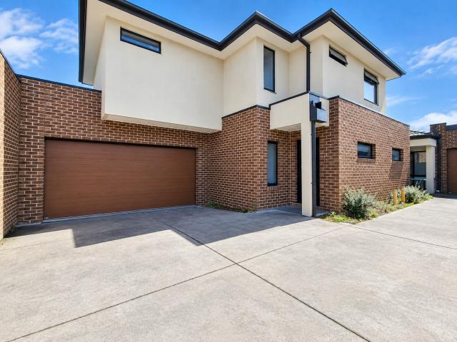 3 Bedroom Townhouse in the Heart of Dandenong!