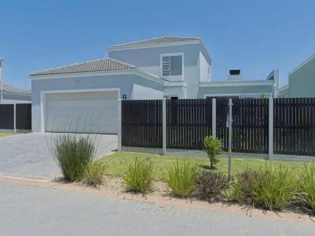 3 Bedroom Townhouse in Westbrook
