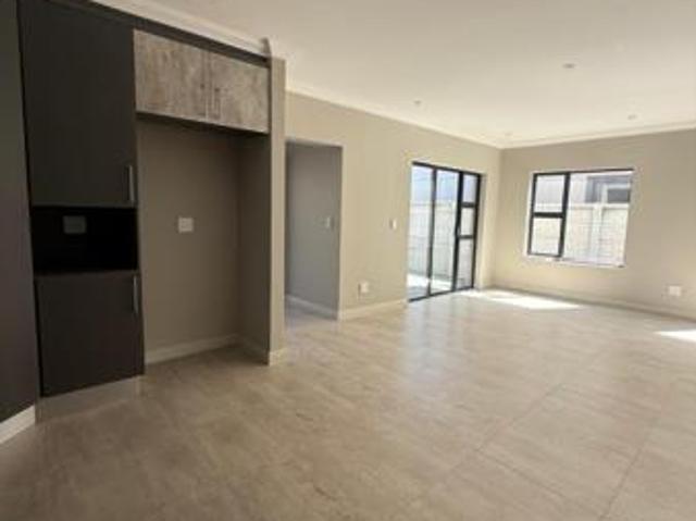 3 Bedroom Townhouse in Westbrook