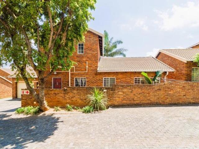 3 Bedroom Townhouse in Wilgeheuwel