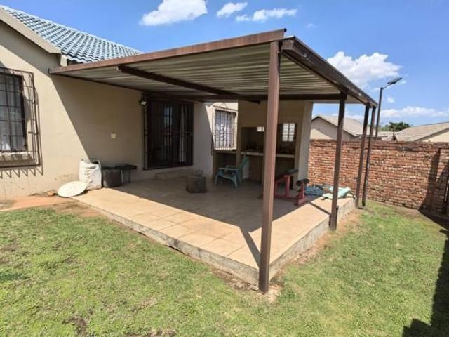 3 Bedroom Townhouse in Willowbrook