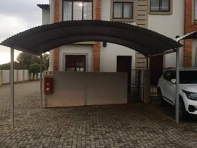3 Bedroom Townhouse in Zwartkop