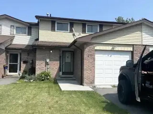 3 Bedroom Townhouse Kingston ON 104638246