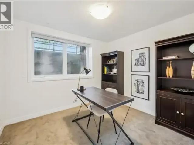 3 Bedroom Townhouse Kitchener ON 102518854