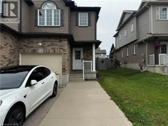 3 Bedroom Townhouse Kitchener ON 104506916