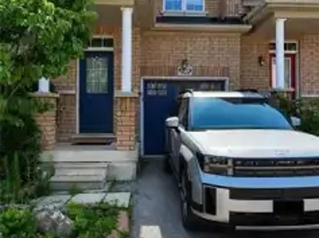 3 Bedroom Townhouse Kitchener ON 104782853