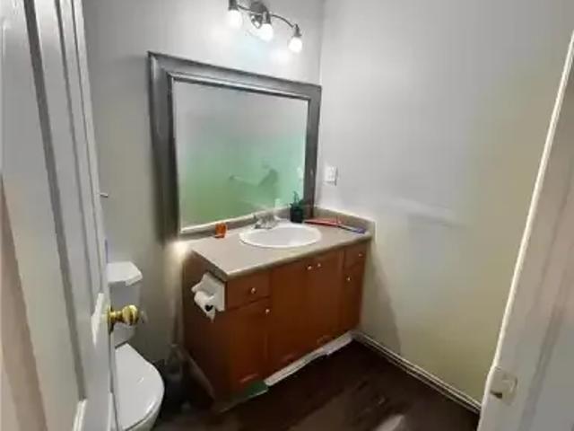 3 Bedroom Townhouse Kitchener ON 104941121