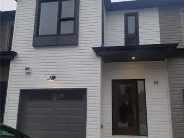 3 Bedroom Townhouse Kitchener ON 105004890