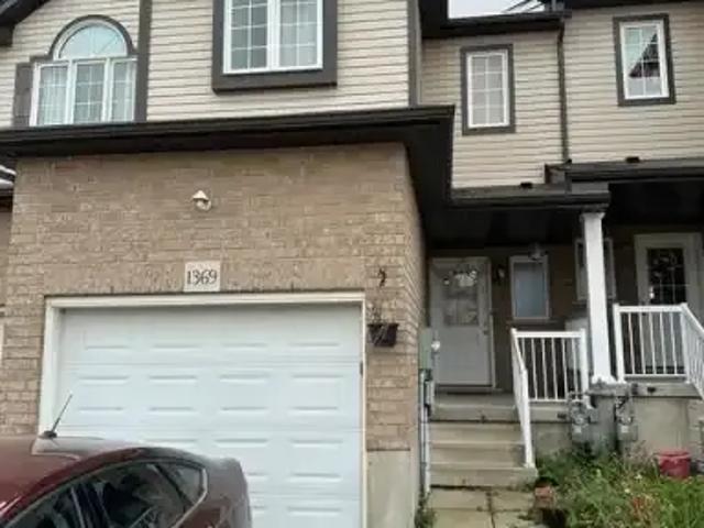 3 Bedroom Townhouse Kitchener ON 105167475