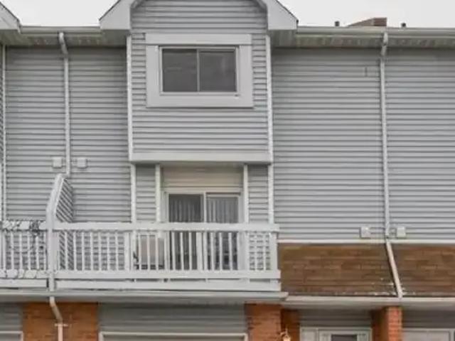 3 Bedroom Townhouse Kitchener ON 105269612