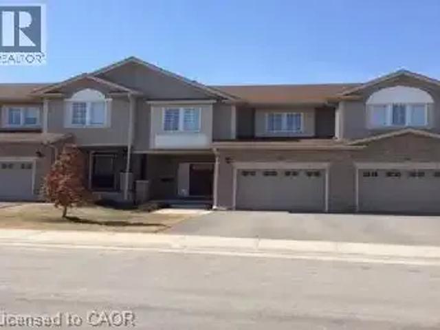 3 Bedroom Townhouse Kitchener ON 105309421