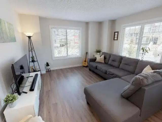 3 Bedroom Townhouse Leduc AB 104840885