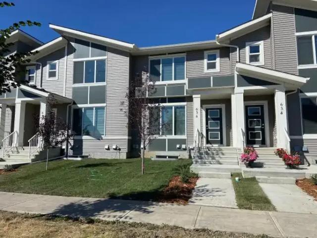 3 Bedroom Townhouse Leduc AB 104957608