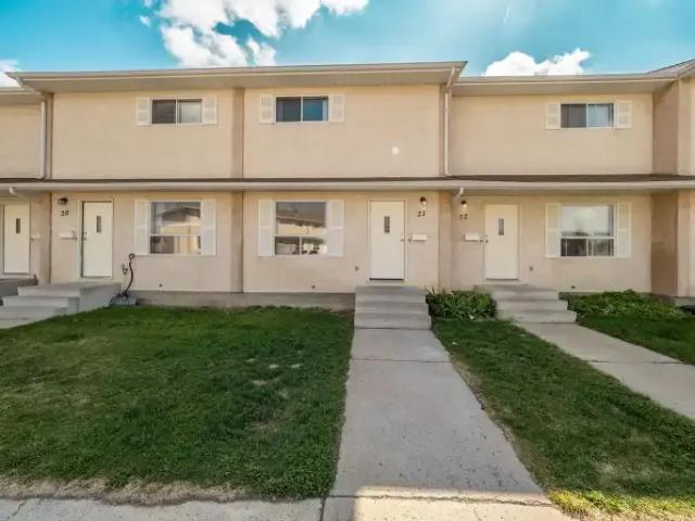 3 Bedroom Townhouse Lethbridge AB 103594284