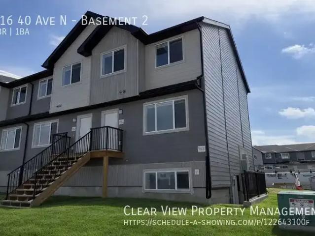 3 Bedroom Townhouse Lethbridge AB LS104841448